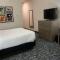 La Quinta Inn & Suites by Wyndham - Red Oak TX IH-35E - Red Oak
