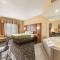 Quality Inn & Suites Hendersonville - Flat Rock