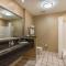 Quality Inn & Suites Hendersonville - Flat Rock - Флэт-Рок