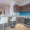 Central Penthouse with Hot Tub & Views 23