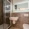 Central Penthouse with Hot Tub & Views 23