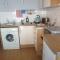 Chalet with hot tub room - Clanfield