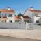 Holdiay Home in Lisbon with Private Pool - Almogade