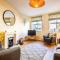 Buxton centre cosy cottage with free secure parking