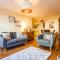 Buxton centre cosy cottage with free secure parking