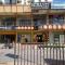 Entire Suites/Studio near IT hub/Expressway/Metro - Нойда