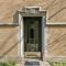 Newly Renovated 1BR Apt in Ideal Location - Belmont E1