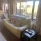 Stunning guest suite with private hot tub - Rogerstone