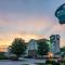 HomeTowne Studios & Suites by Red Roof Bentonville