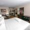 Red Roof Inn PLUS+ St. Louis - Forest Park / Hampton Ave.