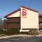 Red Roof Inn PLUS+ Philadelphia Airport - Essington