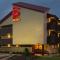 Red Roof Inn PLUS+ Chicago - Willowbrook