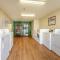 HomeTowne Studios by Red Roof Atlanta NE - Downtown Norcross
