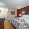 Red Roof Inn Freehold - Freehold