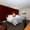 Red Roof Inn & Suites Hazleton - 黑兹尔顿