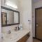 Red Roof Inn & Suites Hermitage