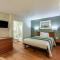 HomeTowne Studios by Red Roof Atlanta - Chamblee