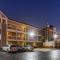 HomeTowne Studios by Red Roof Atlanta - Chamblee