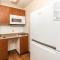 HomeTowne Studios by Red Roof Fresno - West - Fresno
