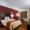 Red Roof Inn & Suites Scottsboro - Scottsboro