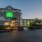 HomeTowne Studios by Red Roof Orlando South