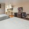 Red Roof Inn PLUS+ Fort Worth - Burleson