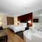 Red Roof Inn PLUS+ & Suites Opelika