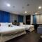 Hotel Pharos