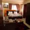 Alluring View Hotel - Toyin Sreet