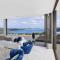 Stylish Penthouse with Views & Jacuzzi - Gosford