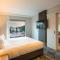 Holiday Inn Express & Suites Queenstown, an IHG Hotel