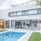 Villa Apomono - New Luxury 3 Bedroom Protaras Villa with Pool - Close to the Beach