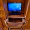 James Bay Inn Hotel, Suites & Cottage