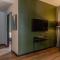 Black F House - Serviced Apartments
