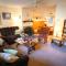 Quaint Condo 5 minutes to the ski slopes Valley Park D1