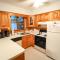 Quaint Condo 5 minutes to the ski slopes Valley Park D1