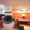 Quaint Condo 5 minutes to the ski slopes Valley Park D1