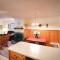 Quaint Condo 5 minutes to the ski slopes Valley Park D1