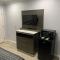 Mirage Inn & Suites