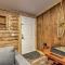 Rustic Anchorage Hideaway Walk to Coastal Trail! - Анкоридж