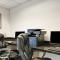 Holiday Inn Express Hotel & Suites Milwaukee-New Berlin by IHG