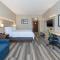 Holiday Inn Express & Suites - Grand Rapids Airport - South by IHG