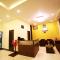 Sada Shiv Guest House ,similar to 3 star type, near Kashi Vishwanath Temple and Dashashwamedh Ghat with Parking