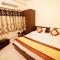 Sada Shiv Guest House ,similar to 3 star type, near Kashi Vishwanath Temple and Dashashwamedh Ghat with Parking