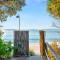 Elandra Hyams Beach