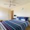 Main Beach Waterfront Apartment