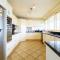 Main Beach Waterfront Apartment