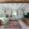 Honeysuckle Cottage- East Meon