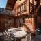 Chalet Hibou, large chalet with mountain views and close to slopes