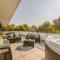 LAKE MOMENTS - Emerald Penthouse
